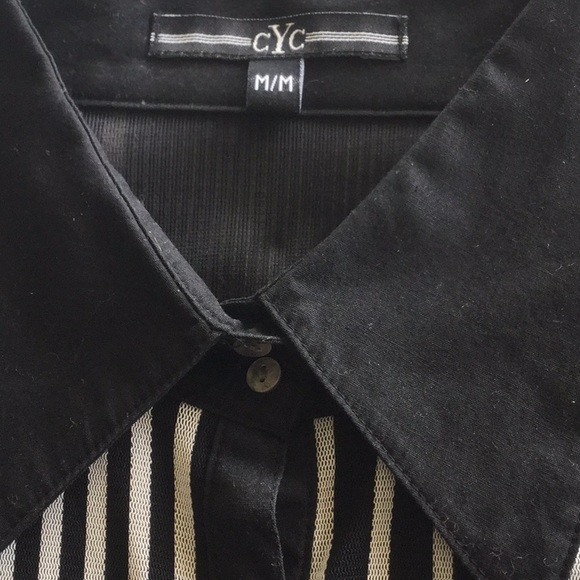 Black pant and it’s shirt. - Picture 3 of 6